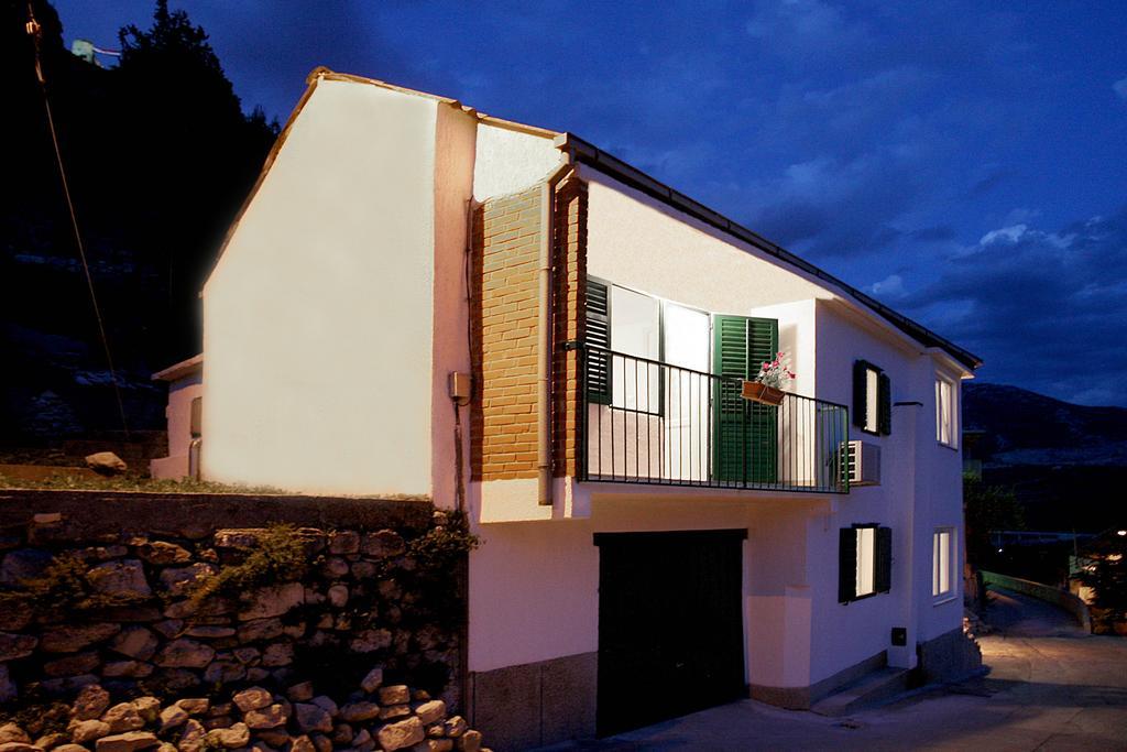 Holiday Home Miklica Klis Экстерьер фото