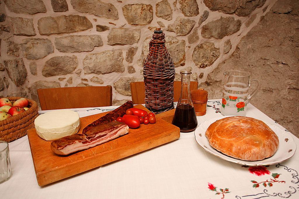 Holiday Home Miklica Klis Экстерьер фото