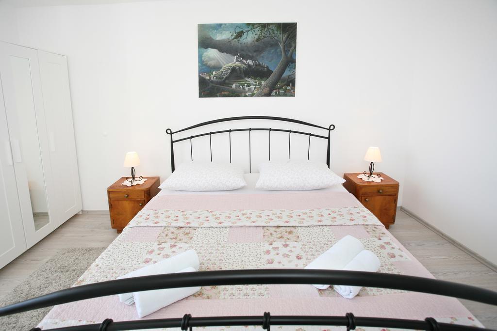 Holiday Home Miklica Klis Экстерьер фото